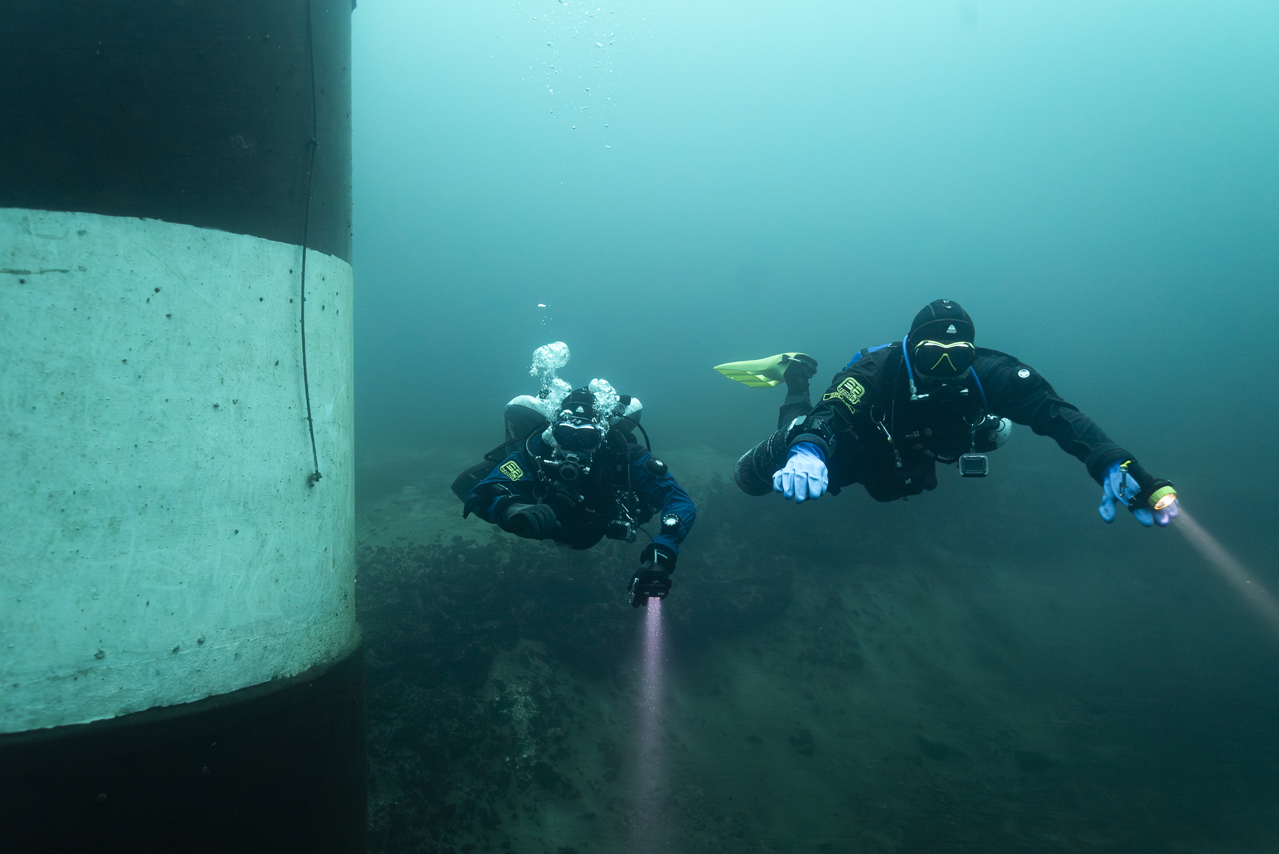 Divers in different technical confiurations